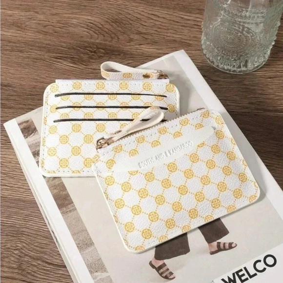 ⚠️Clearance White Small & Slim Cardholder / Wallet - Picture 3 of 8